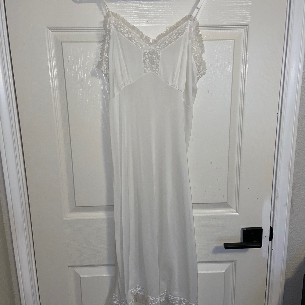 No Tag. White Sleepwear.